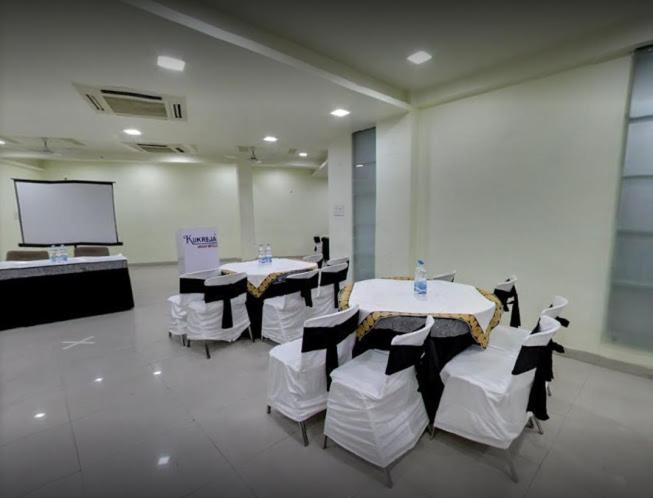 Hotel Mandakini Plaza Kanpur Exterior foto
