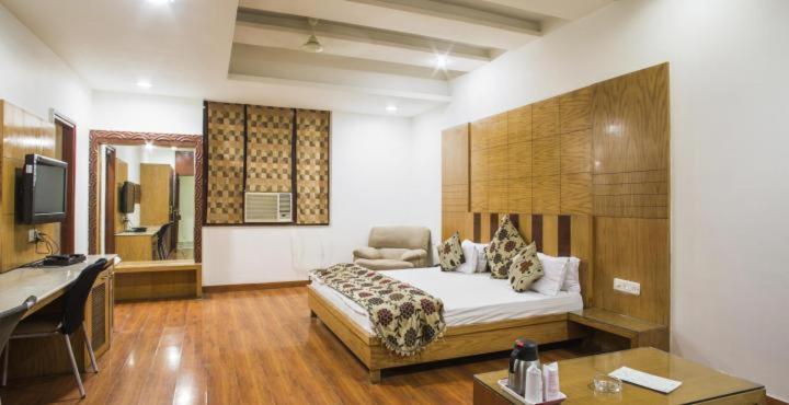 Hotel Mandakini Plaza Kanpur Exterior foto
