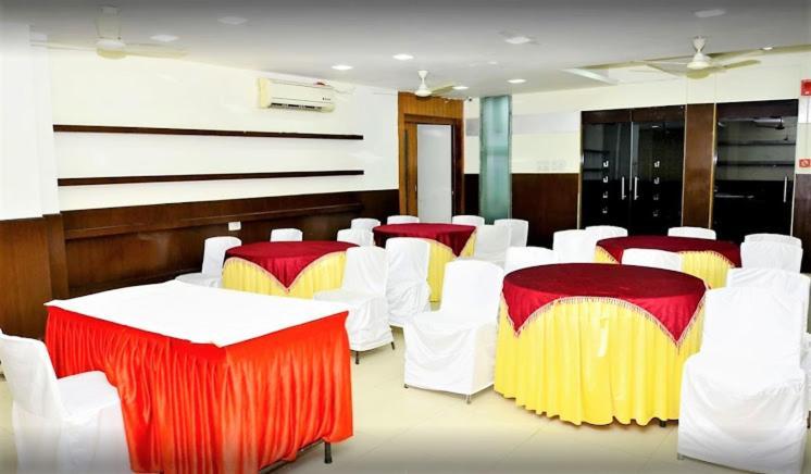 Hotel Mandakini Plaza Kanpur Exterior foto