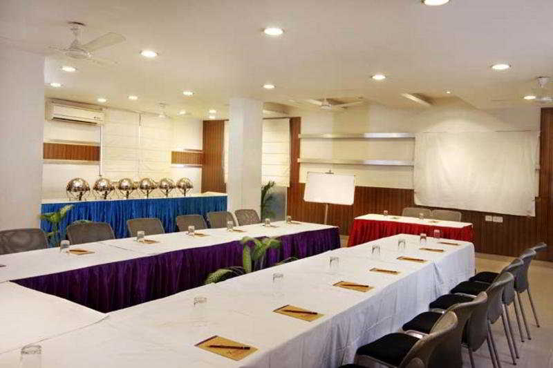 Hotel Mandakini Plaza Kanpur Facilidades foto